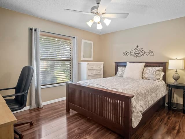 Real estate photograph — res extra 112, Orlando FL