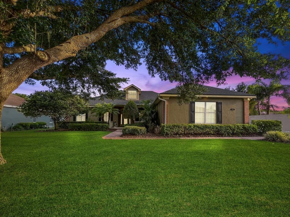Twilight exterior real estate photography